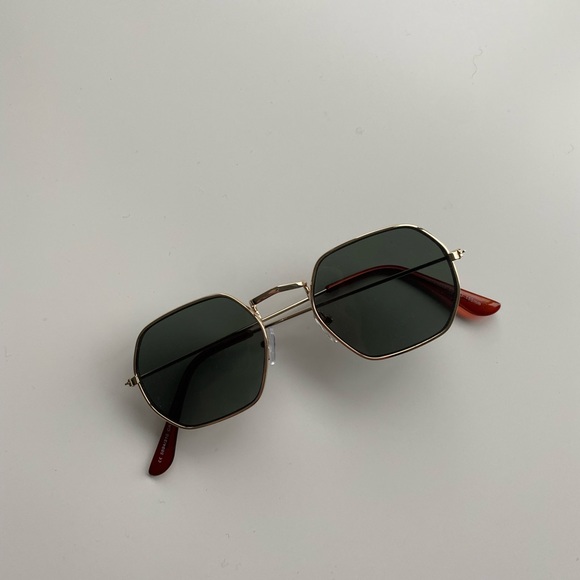 *PULL & BEAR* sunglasses. Round frame. - Picture 1 of 4